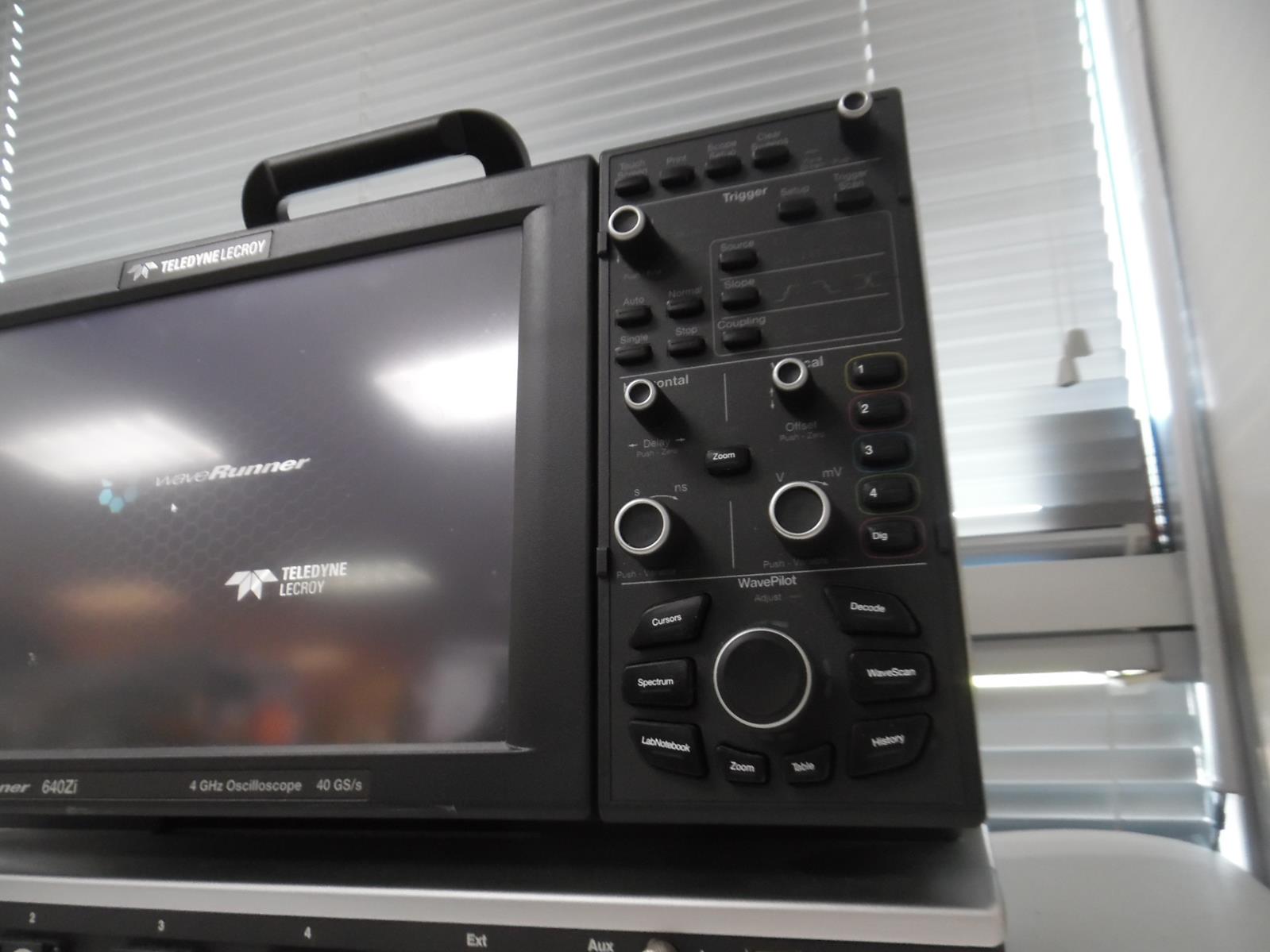 TELEDYNE LECROY WAVERUNNER 640Zi 4GHz OSCILLOSCOPE 40 GS/s WITH PROBES